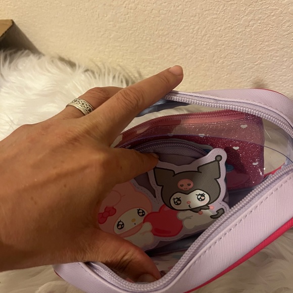 Hello Kitty and Friends Emo Kyun Makeup Bag Hello Kitty Dessert Plush Coin Purse - Picture 9 of 9